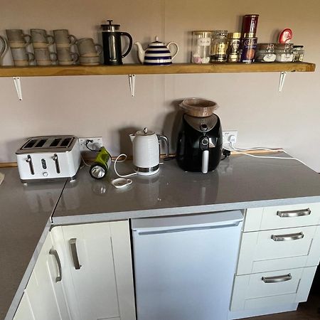 West Meon Cosy Cabin In Annie'S Meadow מראה חיצוני תמונה