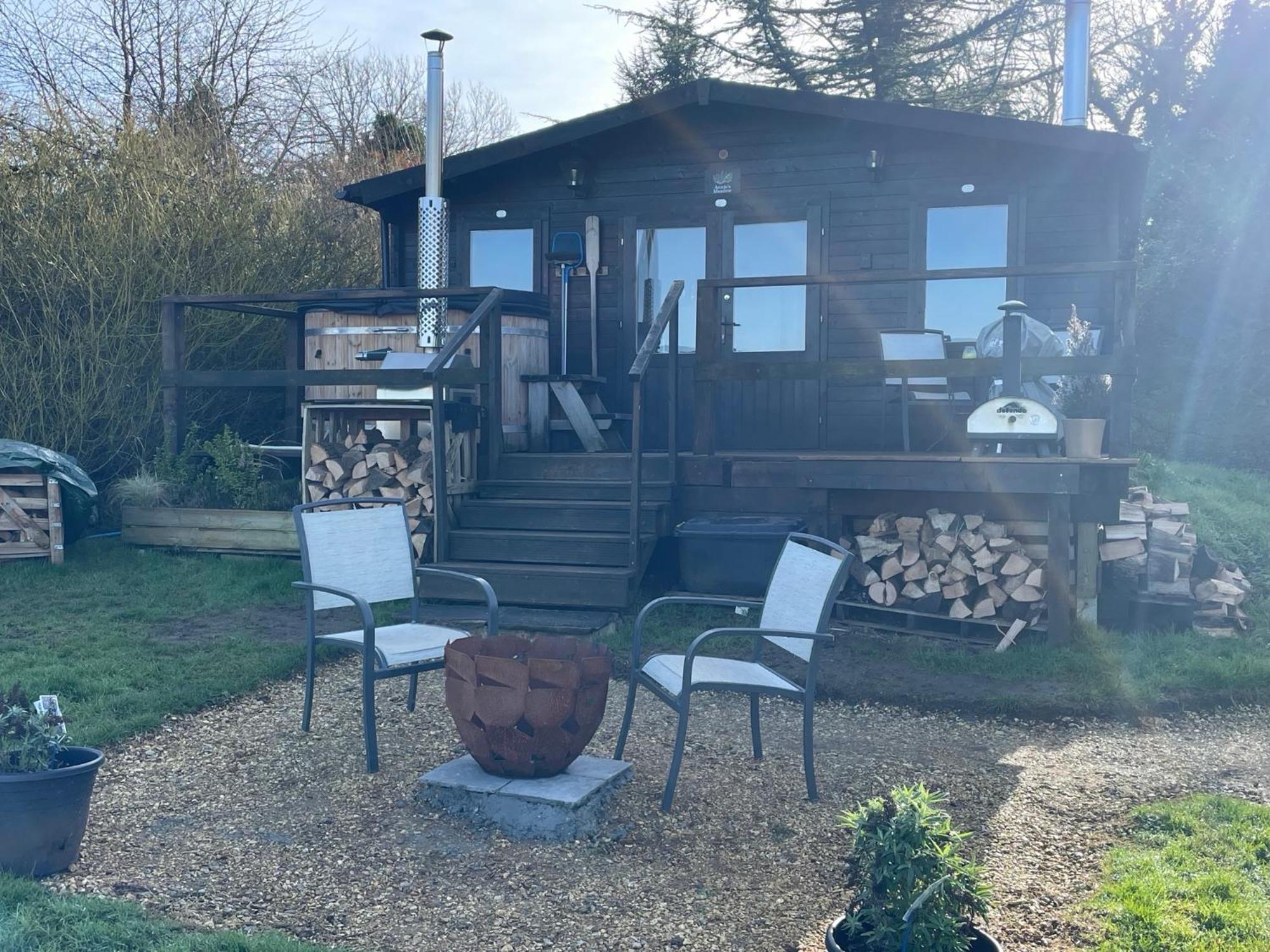 West Meon Cosy Cabin In Annie'S Meadow מראה חיצוני תמונה